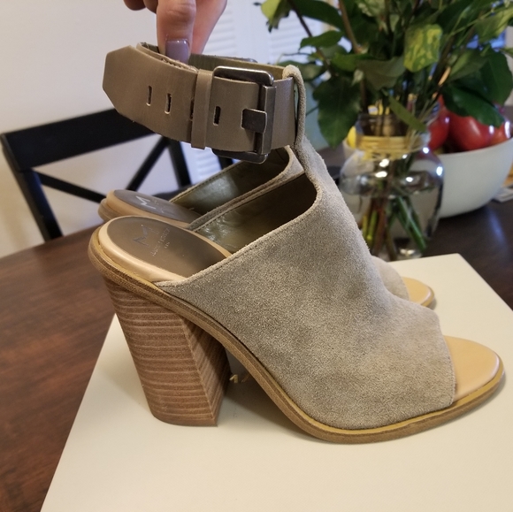 ⬇️ Marc Fisher Vashi Sandals medium green suede - Picture 11 of 16